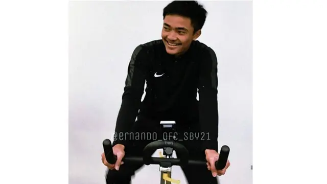 5 Gaya Ernando Ari di Luar Lapangan, Kiper Muda Persebaya Surabaya