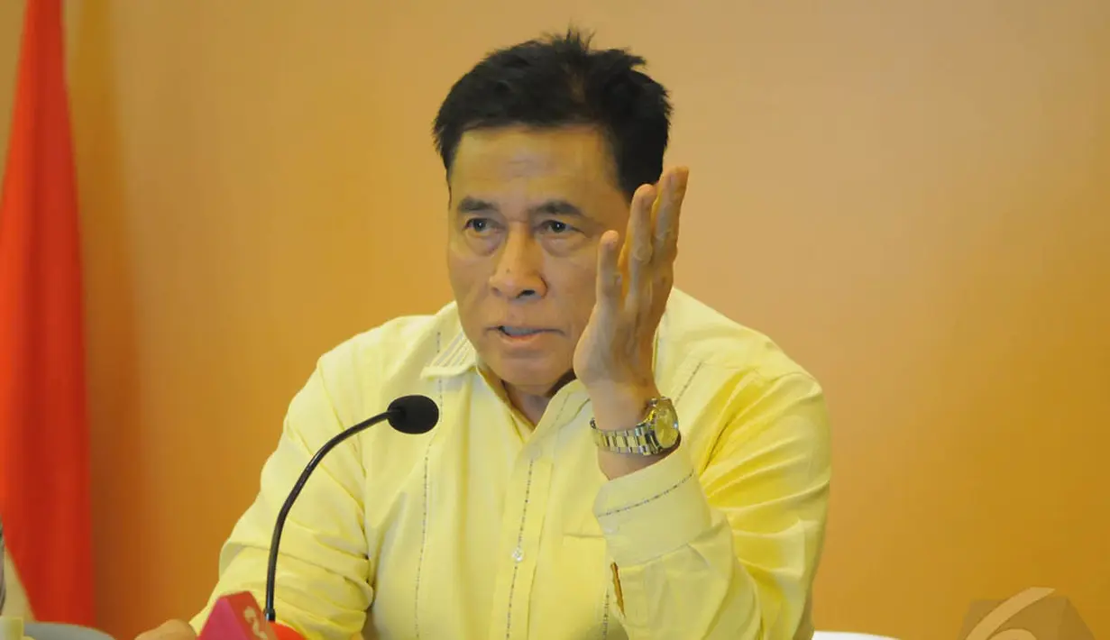 Ketua Mahkamah Partai Golkar, Muladi, dalam konferensi pers di DPP Partai Golkar, Jakarta, Rabu (24/12/2014). (Liputan6.com/Herman Zakharia)