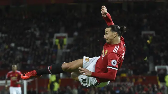 Foto: 7 Pemain yang Debut di Liga Inggris di Usia Tua, termasuk Duo Swedia di Manchester United Henrik Larsson dan Zlatan Ibrahimovic
