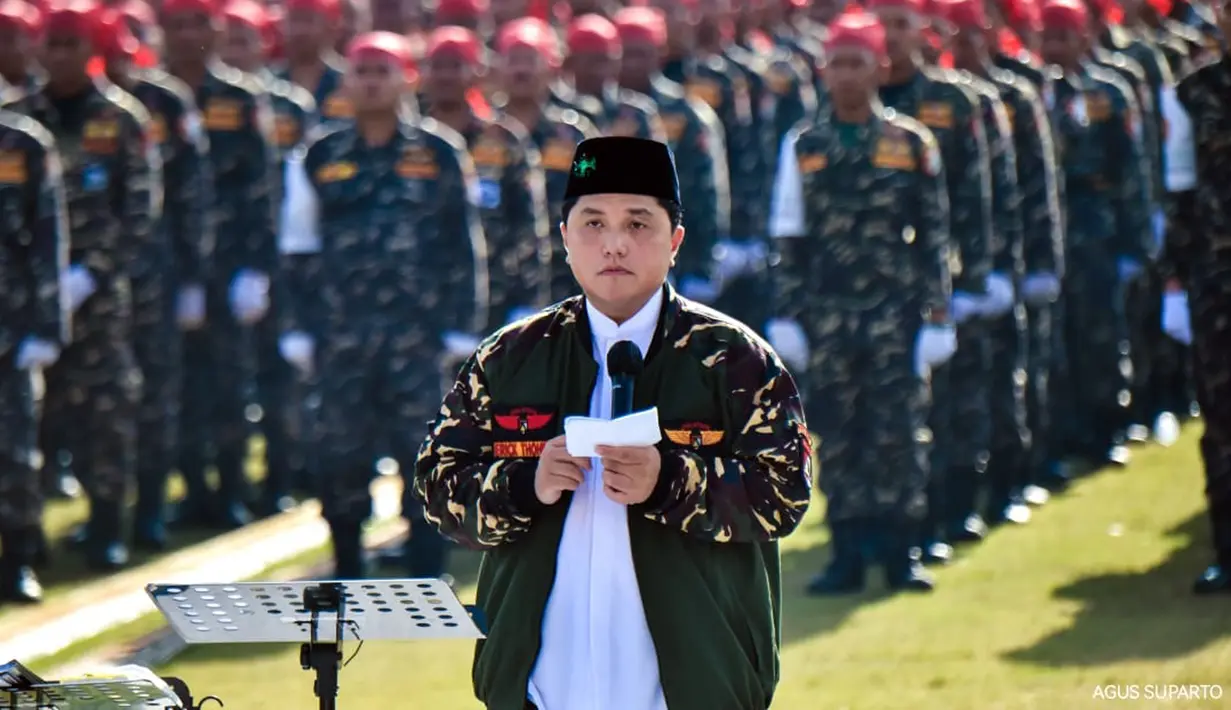 Menteri BUMN Erick Thohir saat menghadiri puncak acara satu abad Nahdlatul Ulama (NU) di Sidoarjo, Jawa Timur, Selasa (7/2/2023). Dalam acara tersebut Erick adalah Ketua Panitia Peringatan Harlah 1 Abad NU. (Biro Pers Istana Kepresidenan/Agus Suparto)