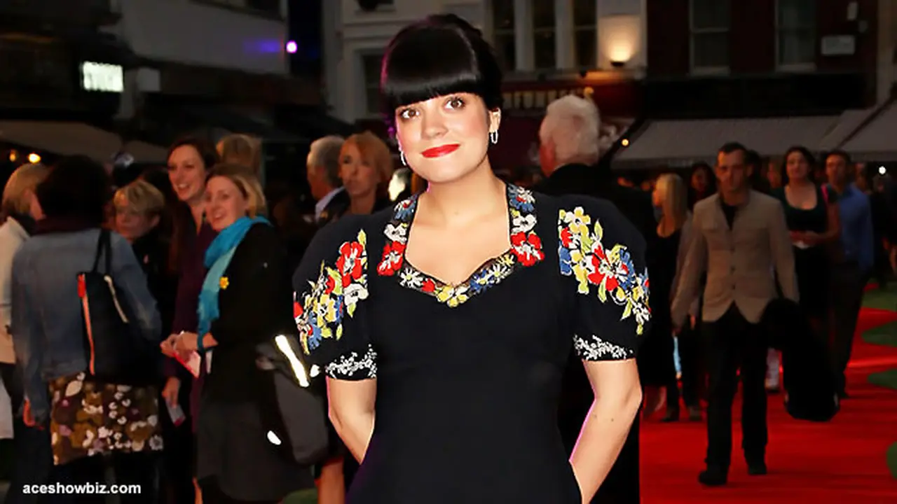 lily-allen-130829b.jpg