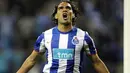 Selebrasi gol dari striker FC Porto asal Kolumbia Radamel Falcao ke gawang Villarreal di leg pertama semifinal UEFA Europa League di Dragao Stadium, 28 April 2011. Porto unggul 5-1. AFP PHOTO / MIGUEL RIOPA
