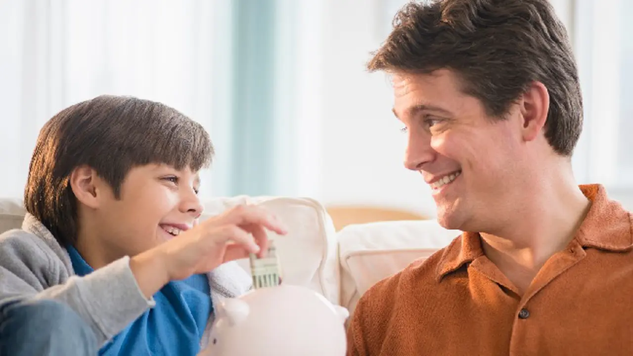 Buat Anak Pintar Atur Uang dengan 5 Cara Ini