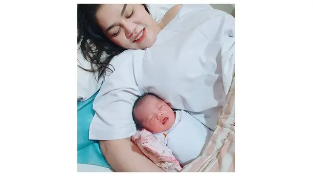 DJ Butterfly melahirkan (Sumber: Instagram/dj_kattybutterfly36)