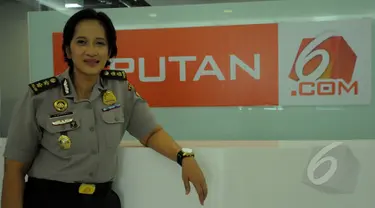 Sumy Hastry Purwanti berkunjung ke Liputan6.com untuk berbagi cerita tentang profesi yang sedang digelutinya, Jakarta, Kamis (12/3/2015). (Liputan6.com/Faisal R Syam) 