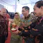 Kementerian Perencanaan Pembangunan Nasional Republik Indonesia (PPN)/Bapennas gandeng United Stated Agency for Internasional Development (USAID) memberikan pelatihan kepada 6.500 petani coklat dan kopi di sejumlah wilayah di Indonesia.