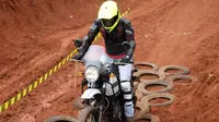 Royal Enfield Himayan melibat trek off road. (ist)