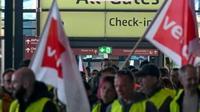 Mogok kerja pekerja bandara Jerman berdampak pada 3.400 penerbangan, yang berdampak pada sekitar 500.000 penumpang. (RALF HIRSCHBERGER / AFP)
