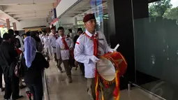 Jenazah Ketum Gerindra Suhardi tiba di Bandara Halim Perdanakusuma sekitar pukul 09.20 WIB, Jakarta, (29/8/14). (Liputan6.com/Miftahul Hayat)