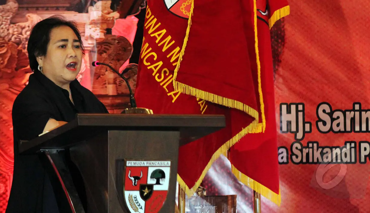 Rachmawati Soekarnoputri memberikan pidato saat Musyawarah Nasional (Munas) Perdana Srikandi Pemuda Pancasila digelar di Hotel Sultan, Jakarta, Jumat, (1/5/2015) .(Liputan6.com/Helmi Afandi)
