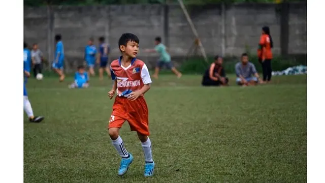 Jarang Terekspos, Ini 6 Potret Gavin Anak Bungsu Irgi Fahrezi yang Tekuni Sepak Bola