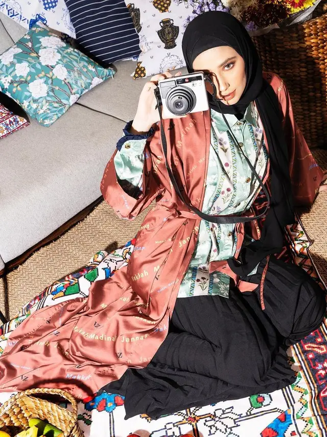 Diary Fimela: Strategi Bisnis Brand Fashion Muslim VIVIZUBEDI Dalam Memaksimalkan Penjualannya Selama Pandemi
