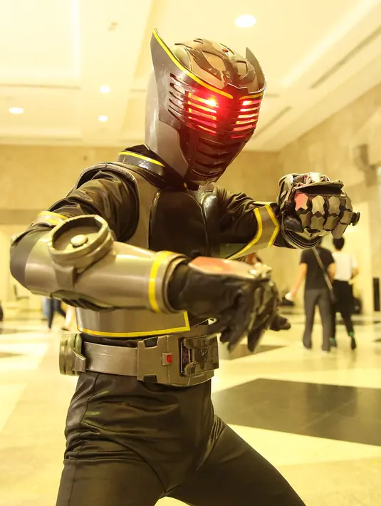 Terlihat dengan adanya para cosplayer yang datang mengenaka kostum idolanya tampak sudah berusia dewasa. Mereka pun menjadikan acara ini sebagai ajang pertemuannya dengan tokoh kartun idola mereka. (Bambang E.Ros/Bintang.com)