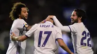 Para pemain Real Madrid merayakan gol ke gawang Deportivo La Coruna pada laga La Liga di Stadion Riazor, La Coruna, Rabu (26/4/2017). (AFP/Miguel Riopa)