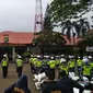 Personel gabungan saat mengikuti apel Operasi Lilin Jaya 2020 di Mapolres Metro Bekasi Kota. (Liputan6.com/Bam Sinulingga)