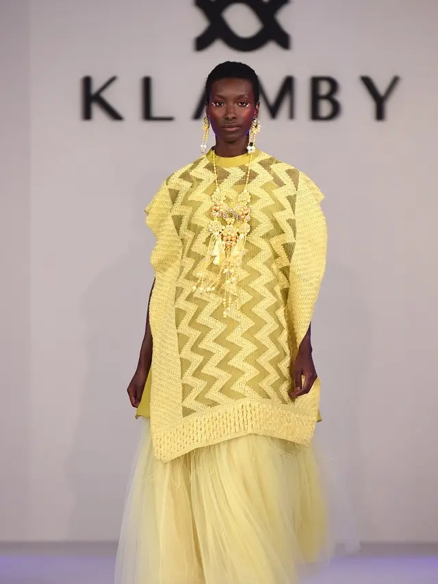 Brand Modest Indonesia Pertama di London Fashion Week, Wearing Klamby Sukses Pamerkan Koleksi Busananya