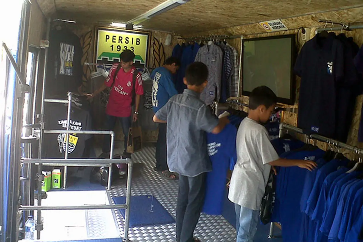 Bus merchandise Persib