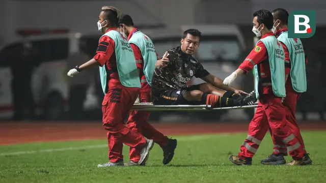 Foto: Dua Gol Irfan Bachdim Bawa Persis Solo Juara Liga 2 2021 usai Bungkam Rans CiLegon FC 2-1