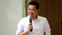 Wakil Menteri Pemuda dan Olahraga, Taufik Hidayat memberikan sambutan saat acara audiensi yang berlangsung di Kemenpora, Senayan, Jakarta, Selasa (12/11/2024) WIB. (Bola.com/Bagaskara Lazuardi)