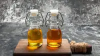 Tips cerdas membuang sisa minyak goreng yang ramah lingkungan. (Foto: Freepik/KamranAydinov)