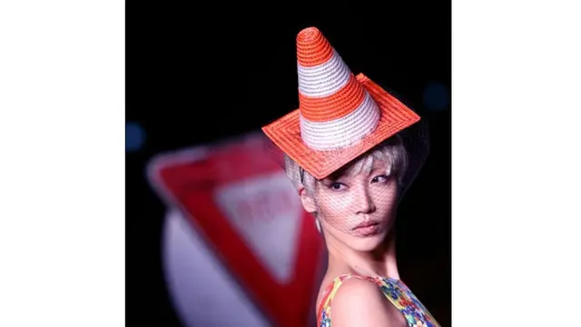 Gaya fashion nyeleneh (Sumber: Ground Zero)