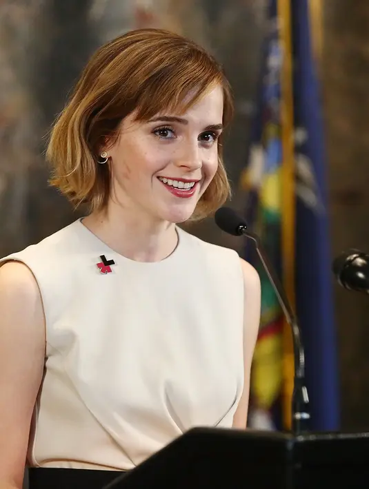 Memiliki kemampuan genius, Emma Watson raih nilai A dalam 8 mata pelajaran sekaligus. Emma Watson juga memiliki jiwa sosial yang tinggi. (AFP/Bintang.com)