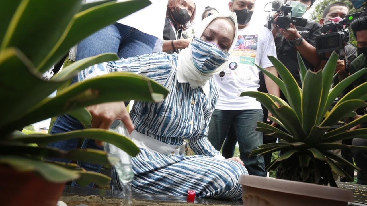 [Fimela] Angelina Sondakh