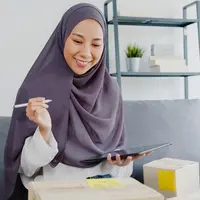 Inilah 7 bisnis yang bisa kamu lakukan dengan modal kecil saat Ramadan. (Foto: Freepik/tirachardz)