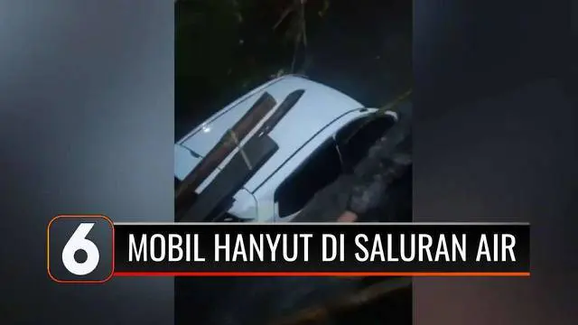 Rekaman video sebuah mobil jenis city car ini hanyut hingga ratusan meter usai terperosok di saluran air selebar 4 meter di Bekasi.