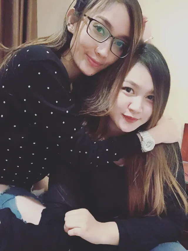 6 Potret Oza Kioza 'Duo Serigala' Tanpa Makeup, Tetap Memesona