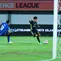 Pemain Dewa United, Stefano Lilipaly, berusaha mencetak gol ke gawang Shan United pada matchday ketiga Grup E AFC Challange League 2025-2026 di Stadion Indomilk Arena, Tangerang, Sabtu (01/11/2025) malam WIB. (Bola.com/M Iqbal Ichsan)