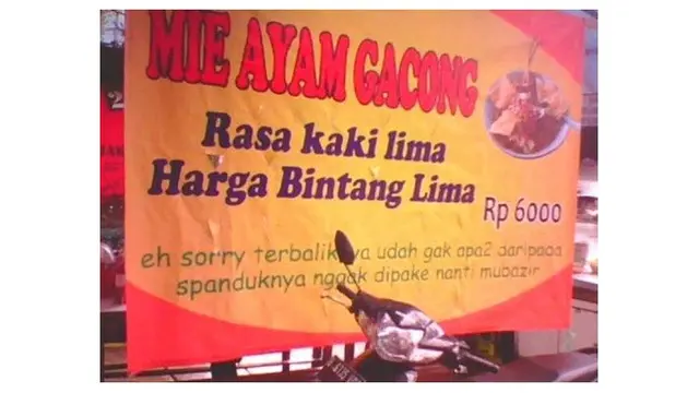 8 Tulisan di Spanduk Jualan Makanan Ini Kreatif Banget, Ada yang Bikin Baper
