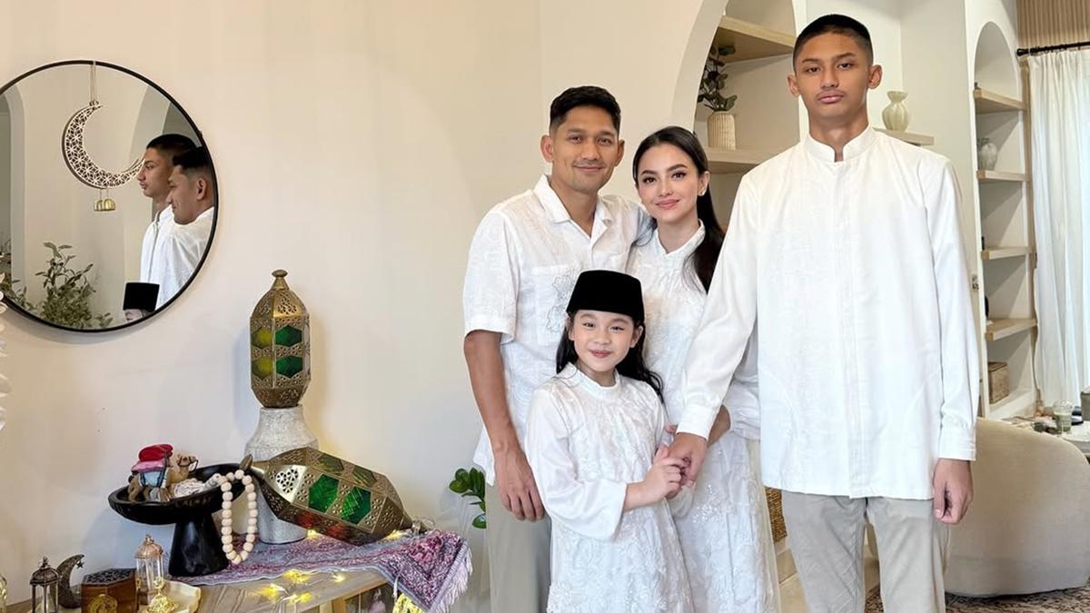 7 Potret Kebersamaan Ibnu Jamil dan Dhofin Maula, Bangga Sang Putra Lolos Akmil