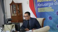 Gubernur Jawa Barat Ridwan Kamil saat menggalang dana, bantuan, dan komitmen dalam Virtual Roundtable Meeting for COVID-19 Handling in West Java, dari Gedung Pakuan, Kota Bandung, Selasa (27/7/2021). (Foto: Yogi P/Biro Adpim Jabar).