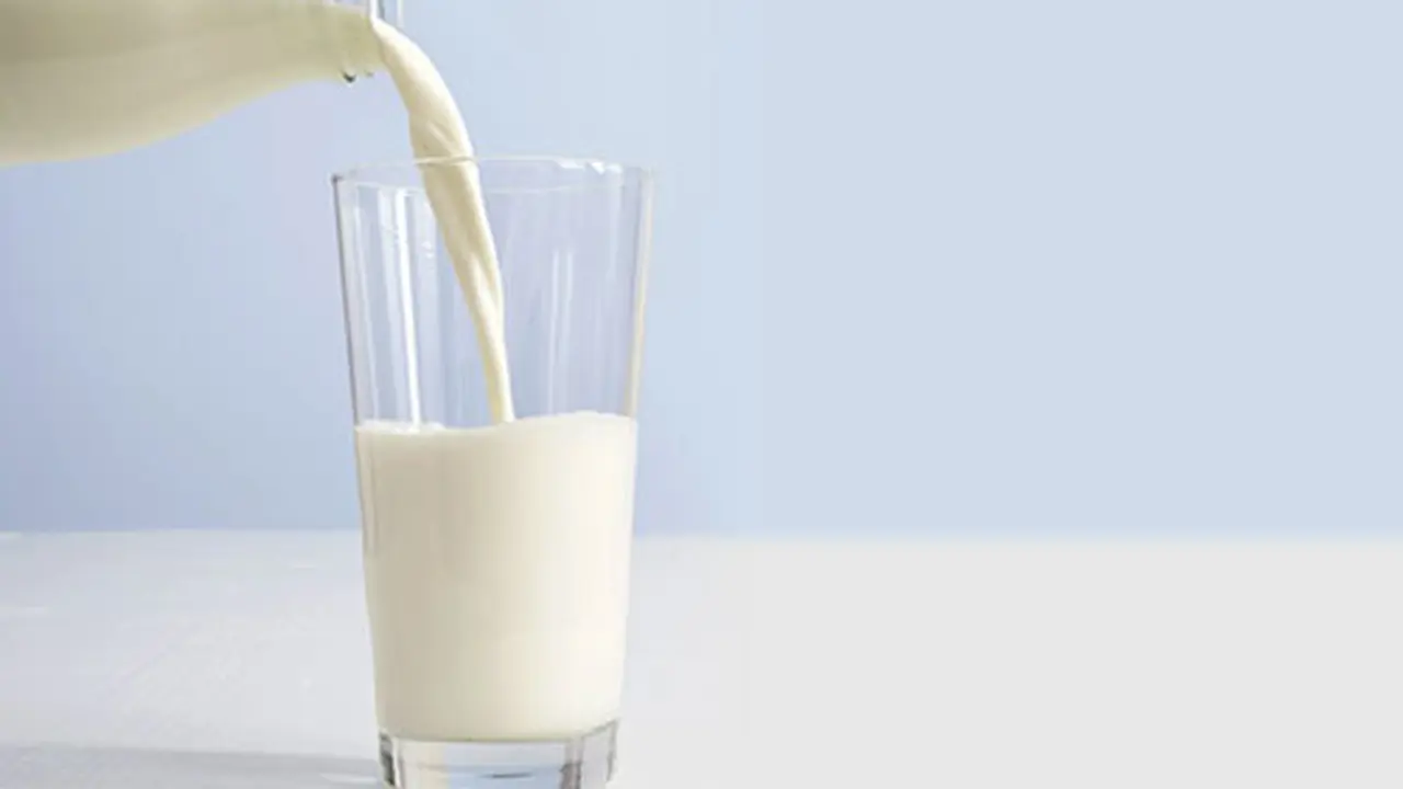 Minum Susu Bisa Kurangi Nyeri Saat Menstruasi