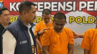 Tersangka peredaran narkoba bernilai miliaran rupiah yang ditangkap Polda Riau. (Liputan6.com/M Syukur)