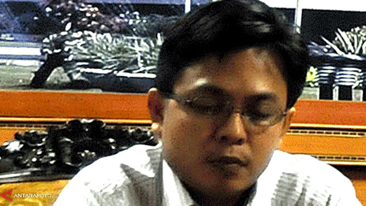 pengamat-aburizal-131221a.jpg
