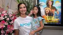 Sebuah film anak yang dibesut dua sineas kondang Indonesia, Mira Lesmana dan Riri Riza akan segera tayang pada 28 Juni 2018. Berjudul Kulari ke Pantai, film ini mengisahkan perjalanan dua anak dan ibu. (Deki Prayoga/Bintang.com)
