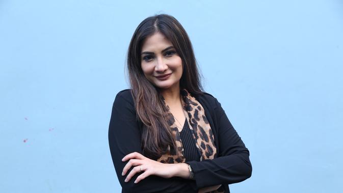 Kangen? Natalie Sarah Masih Memimpikan Ibunda - Celeb 