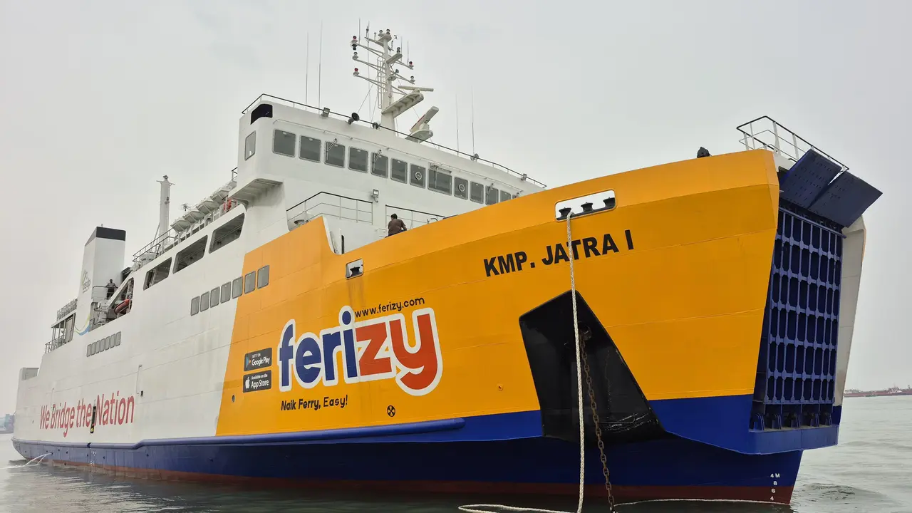PT ASDP Indonesia Ferry (Persero) kembali memberangkatkan KMP Jatra I untuk mendukung distribusi bantuan. (Foto: ASDP)