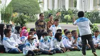 Presiden Joko Widodo (Jokowi) bersama penyintas kanker anak. (Facebook Presiden Joko Widodo/Biro Pers Setpres)