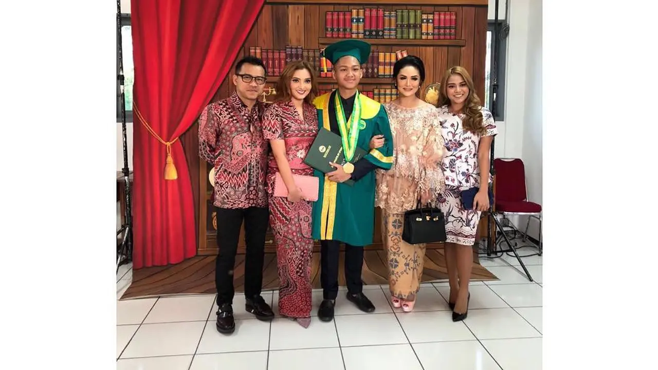 [Bintang] Ashanty dan Krisdayanti