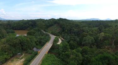 Jalan Perbatasan Kalimantan (Foto: Dokumentasi Ditjen Bina Marga Kementerian Pekerjaan Umum)