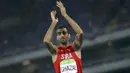 Atlet lompat tinggi Suriah, Majd Eddin Ghazal, usai melakukan lompatan pada Olimpiade 2016. Meski gagal meraih medali dirinya mampu melakukan lompatan mencapai 2,29m hanya beda 0,09m dari peraih medali emas. (Reuters/Kai Pfaffenbach)