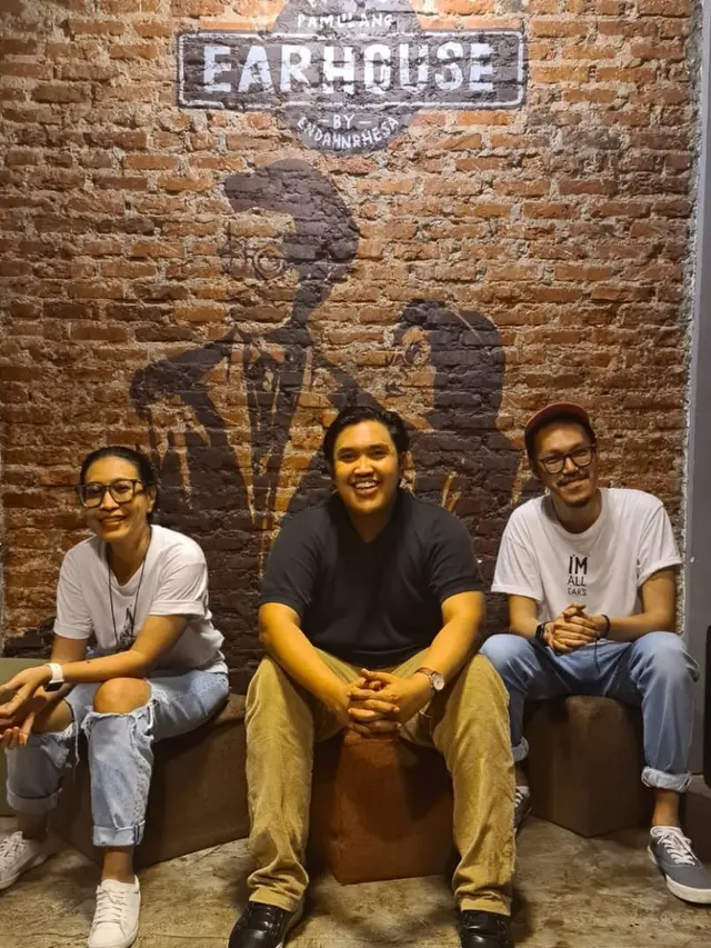 Endah N Rhesa bersama CEO Cariilmu, Muhammad Irsan