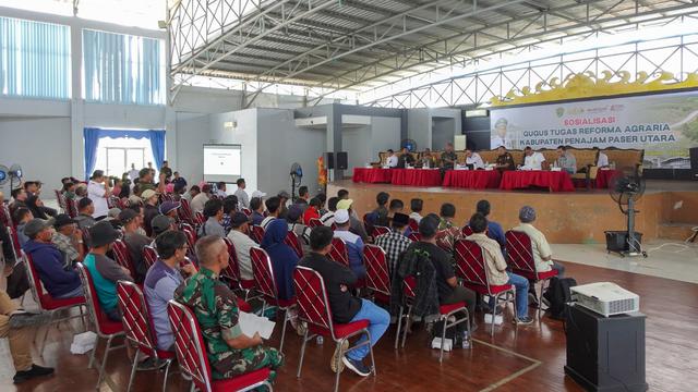 Badan Bank Tanah telah melakukan sosialisasi Reforma Agraria (RA) kepada masyarakat yang terdampak proyek pembangunan Bandara Very Very Important Person (VVIP) dan jalan tol di Penajam Paser Utara (PPU), Kalimantan Timur.