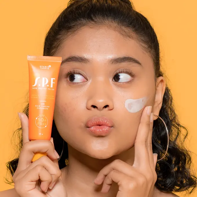 Sunscreen Lokal yang Bisa Digunakan Sesuai Kulitmu dari Terang Hingga Sawo Matang