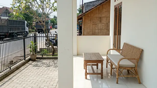 Warna Cat Teras Anti Kusam untuk Rumah Pinggir Jalan