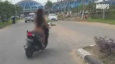 Setelah lepas dari penjagaan, Rosmiati hilir mudik di beberapa area bandara.
