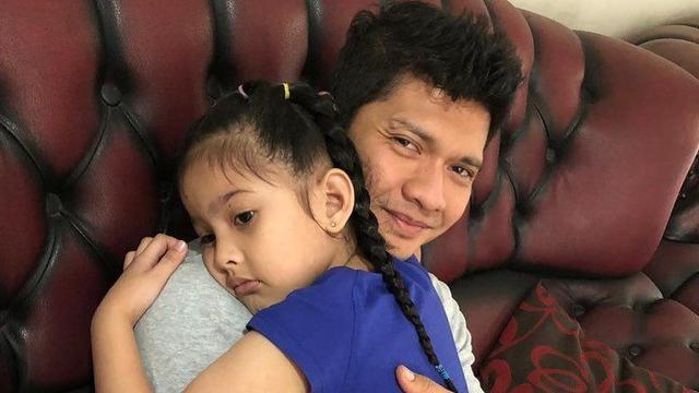 Momen Manis Iko Uwais dengan Putrinya